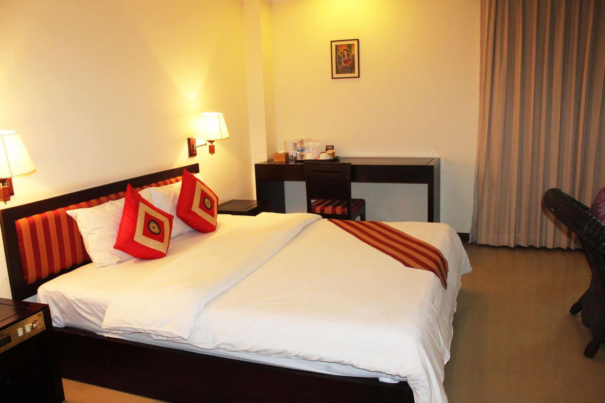 Angkor Riviera Hotel Ciudad de Siem Riep Exterior foto